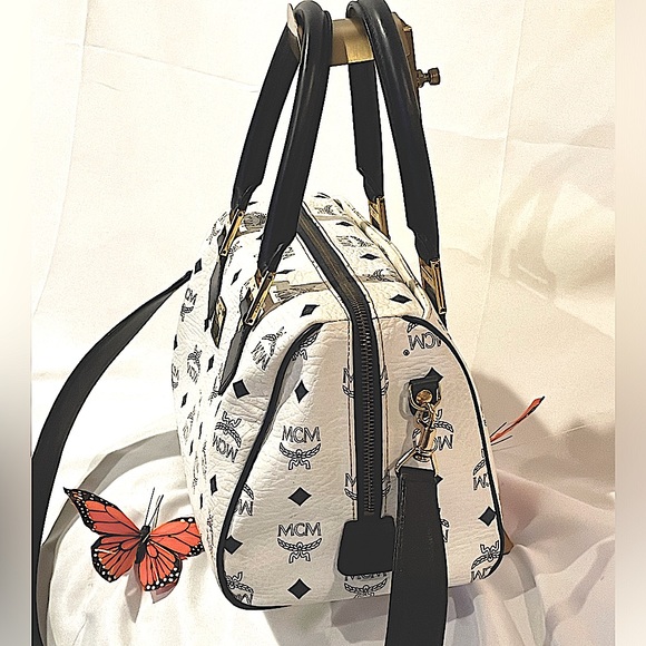 Vintage MCM Visetos Navy and White 2–Way Boston Bag - Picture 5 of 14